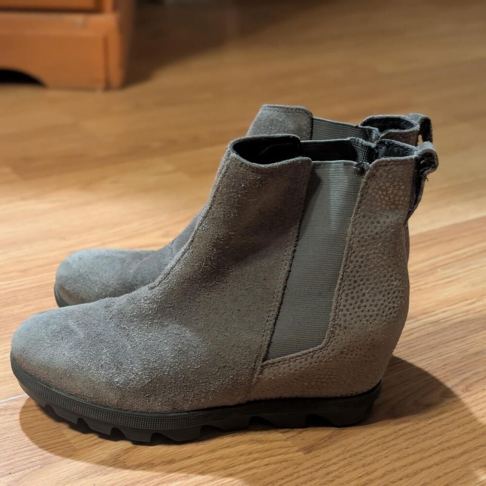 Sorel Women's Grey Boots